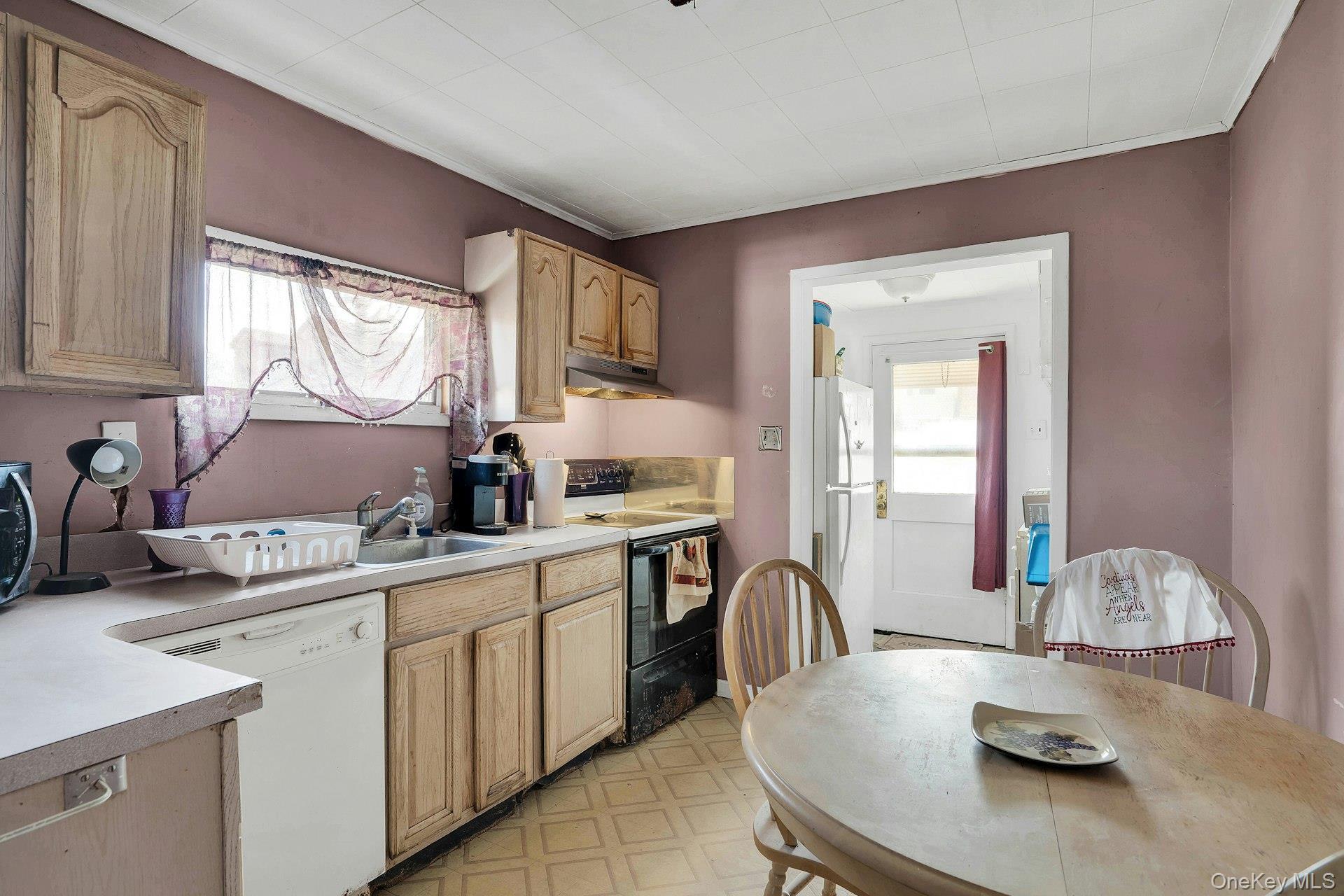 Single Family 4th  Suffolk County, NY 11757, MLS-990549-8