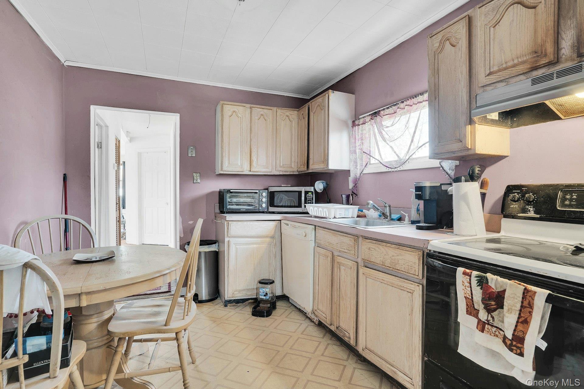 Single Family 4th  Suffolk County, NY 11757, MLS-990549-9