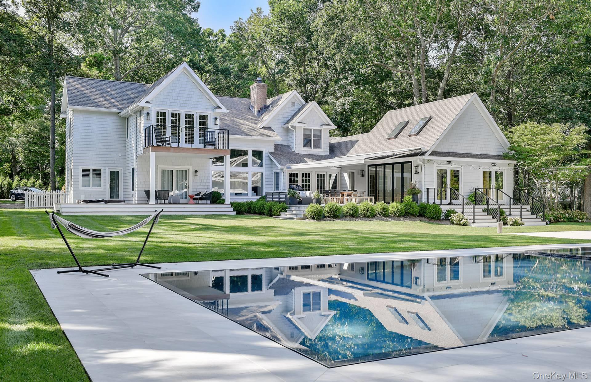Single Family Fox Crossing Suffolk County, NY 11963, MLS-990599-2