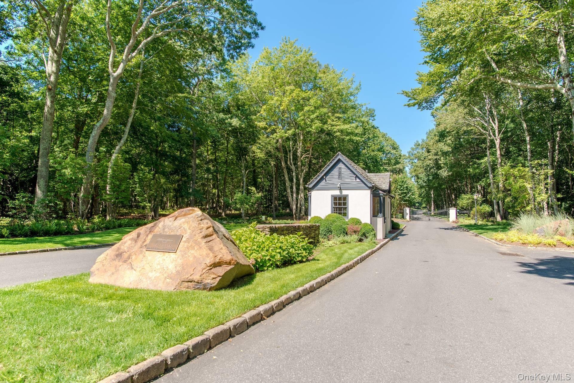 Single Family Fox Crossing Suffolk County, NY 11963, MLS-990599-38