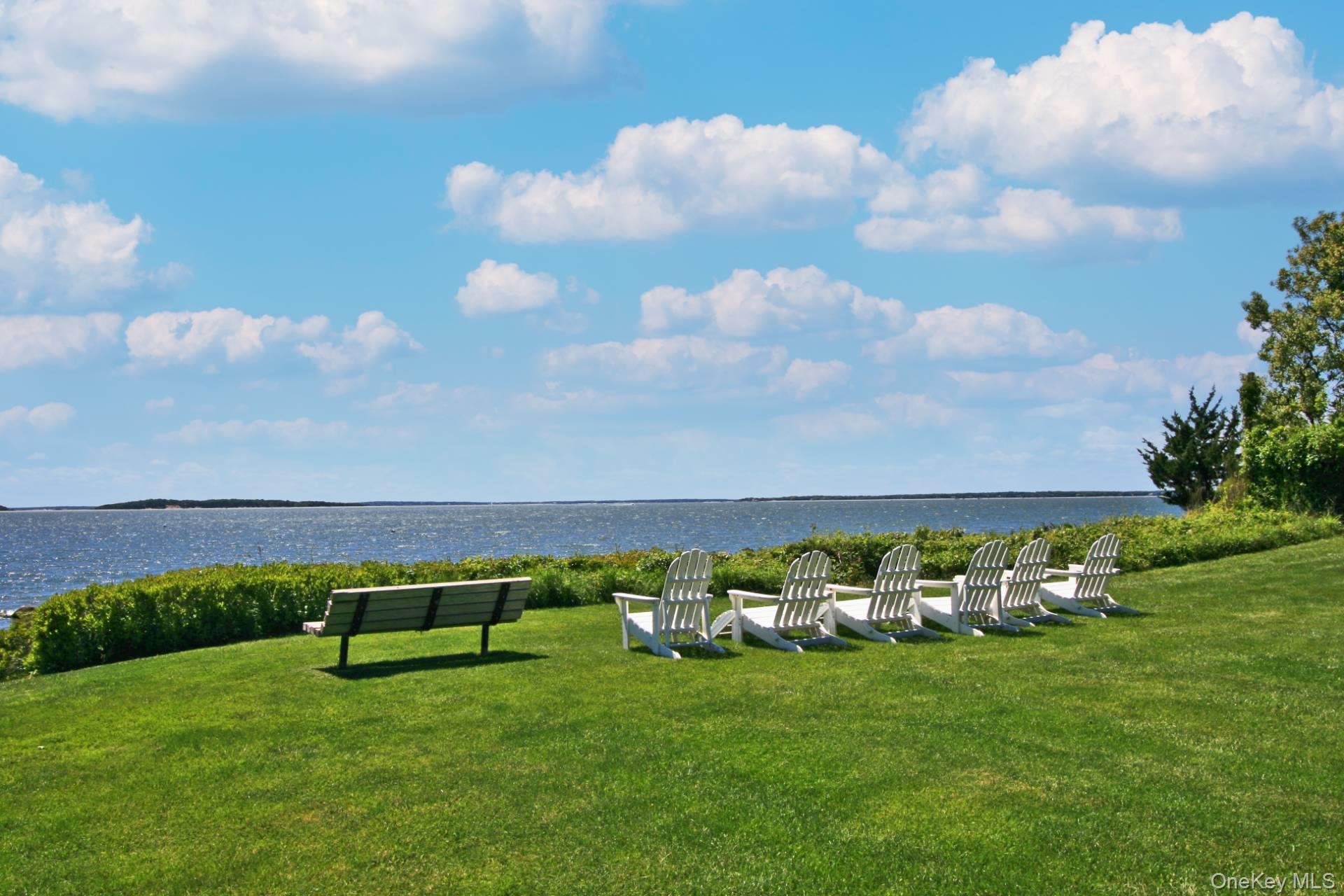 Single Family Fox Crossing Suffolk County, NY 11963, MLS-990599-45