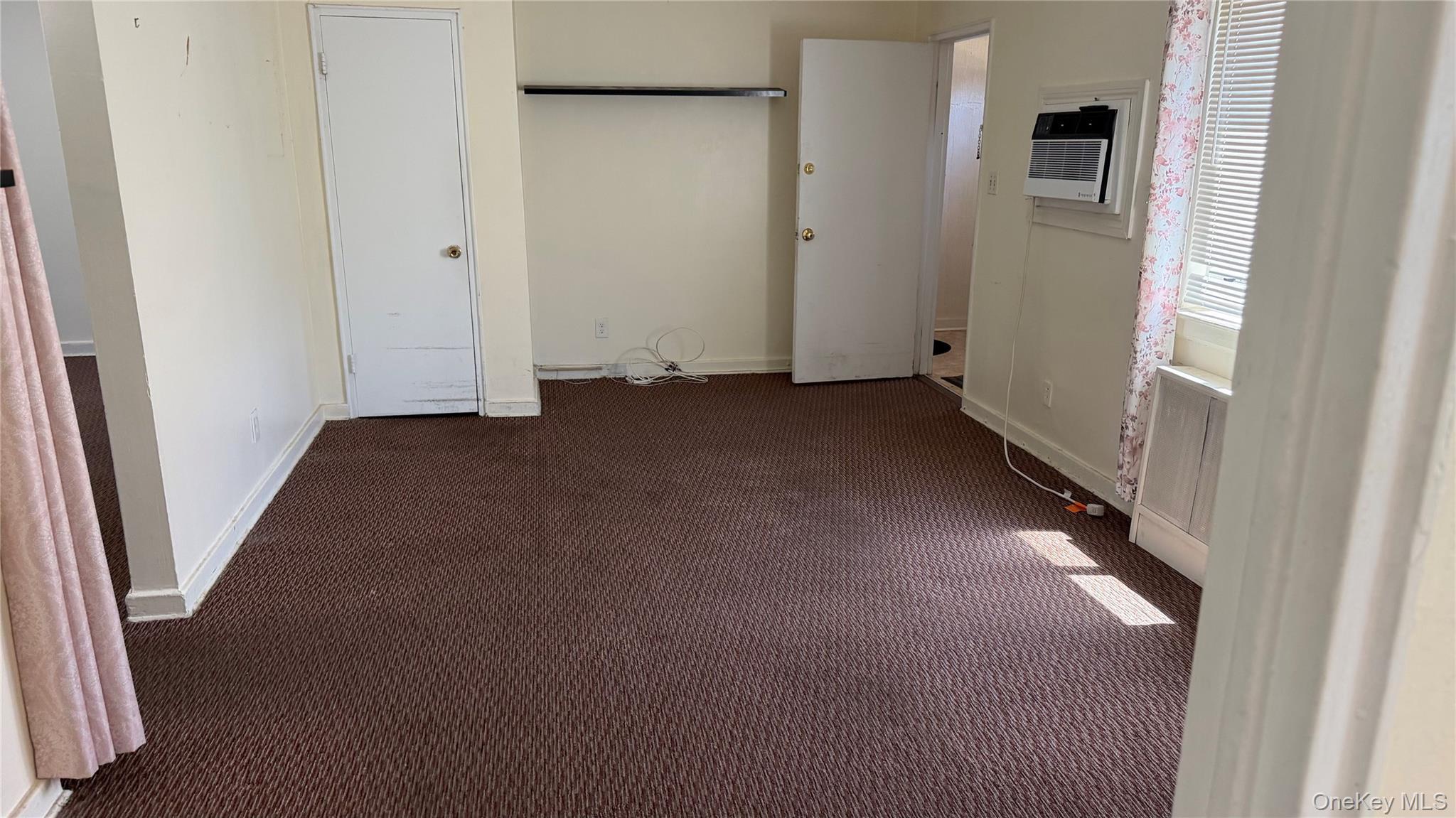 Apartment 260th Street  Queens, NY 11004, MLS-990608-3