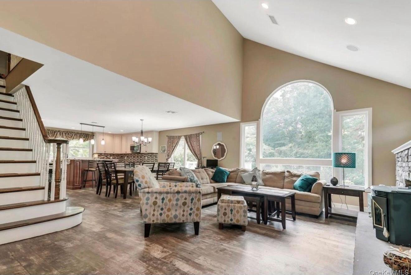 Single Family 6th  Suffolk County, NY 11780, MLS-990641-2