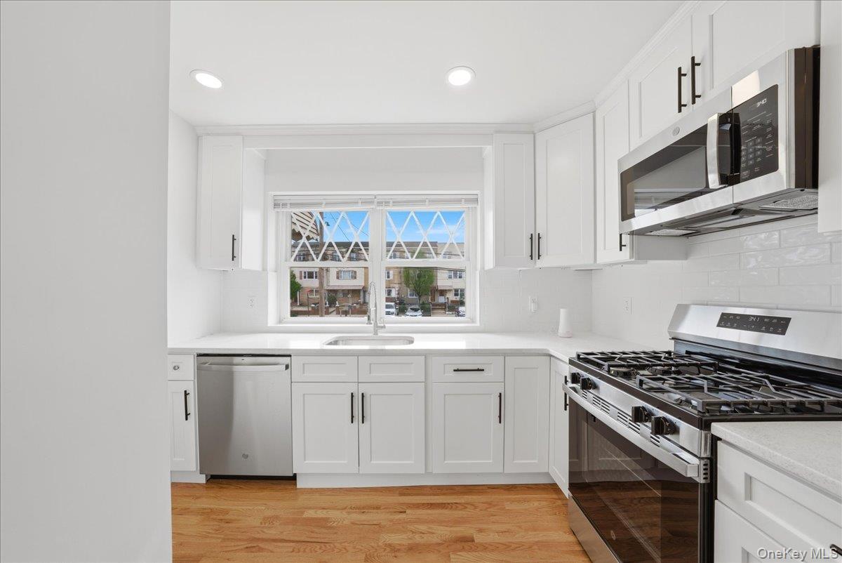 Single Family Balcom  Bronx, NY 10465, MLS-990664-10
