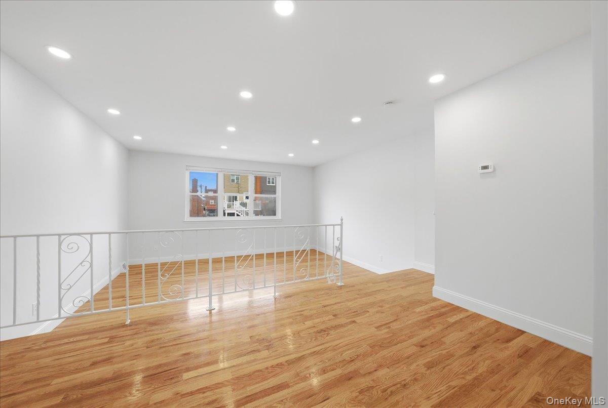 Single Family Balcom  Bronx, NY 10465, MLS-990664-11