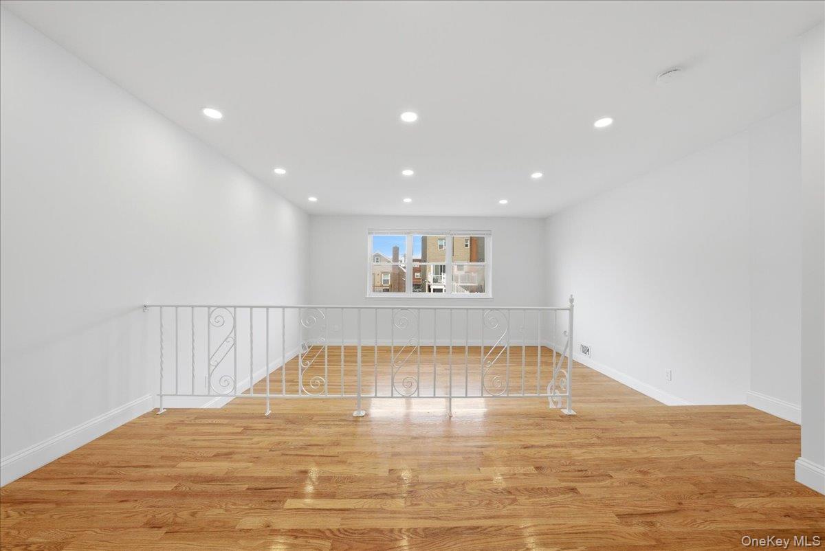 Single Family Balcom  Bronx, NY 10465, MLS-990664-12