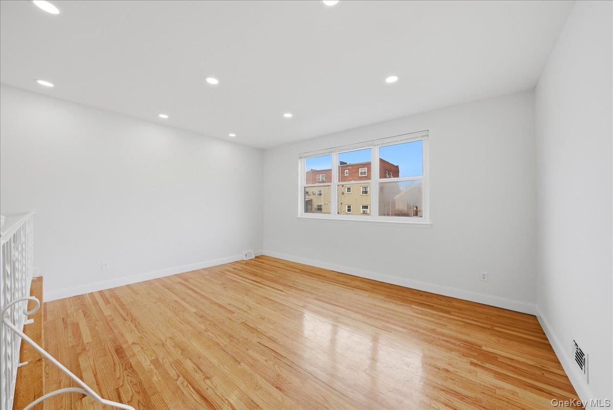 Single Family Balcom  Bronx, NY 10465, MLS-990664-14