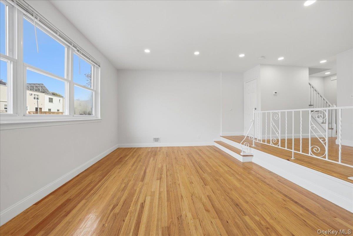 Single Family Balcom  Bronx, NY 10465, MLS-990664-16