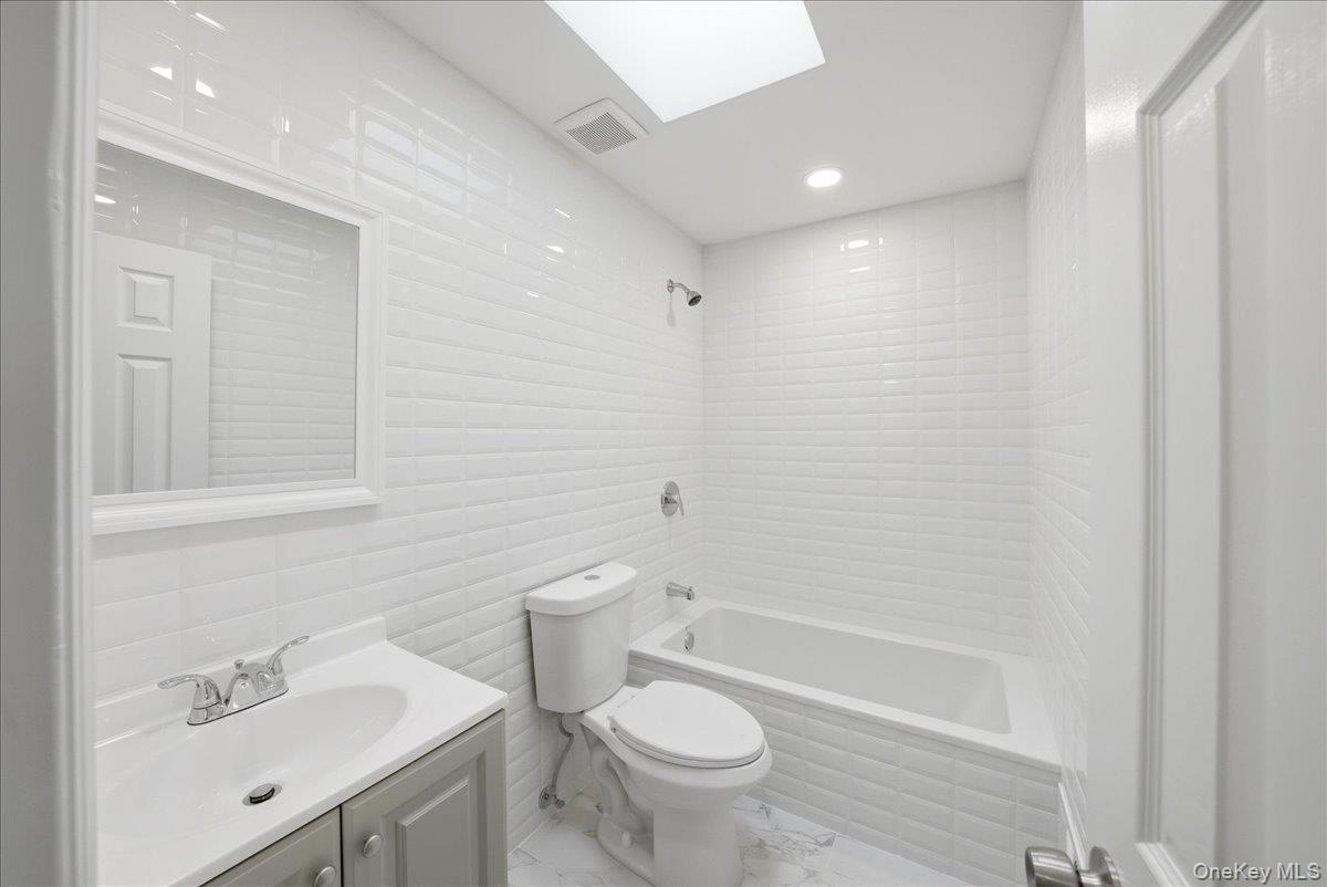 Single Family Balcom  Bronx, NY 10465, MLS-990664-23