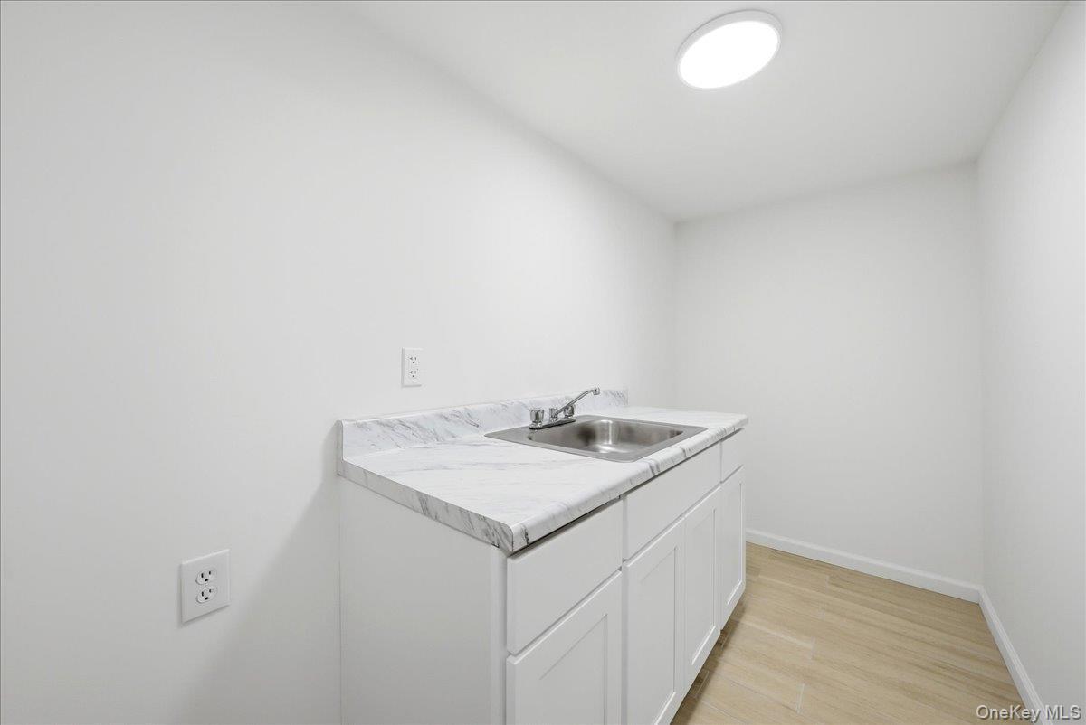 Single Family Balcom  Bronx, NY 10465, MLS-990664-28