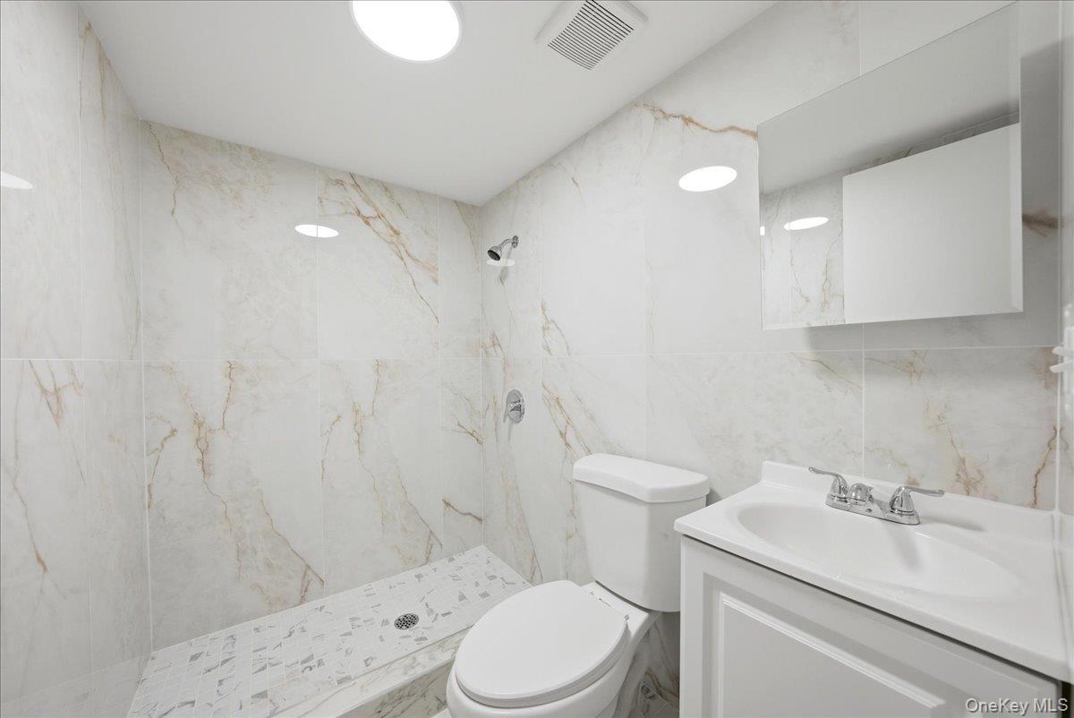 Single Family Balcom  Bronx, NY 10465, MLS-990664-29