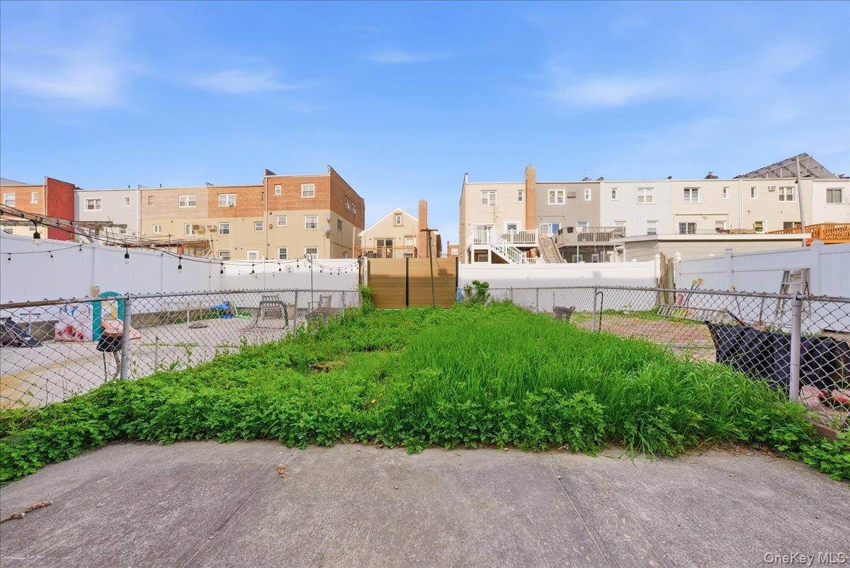 Single Family Balcom  Bronx, NY 10465, MLS-990664-32