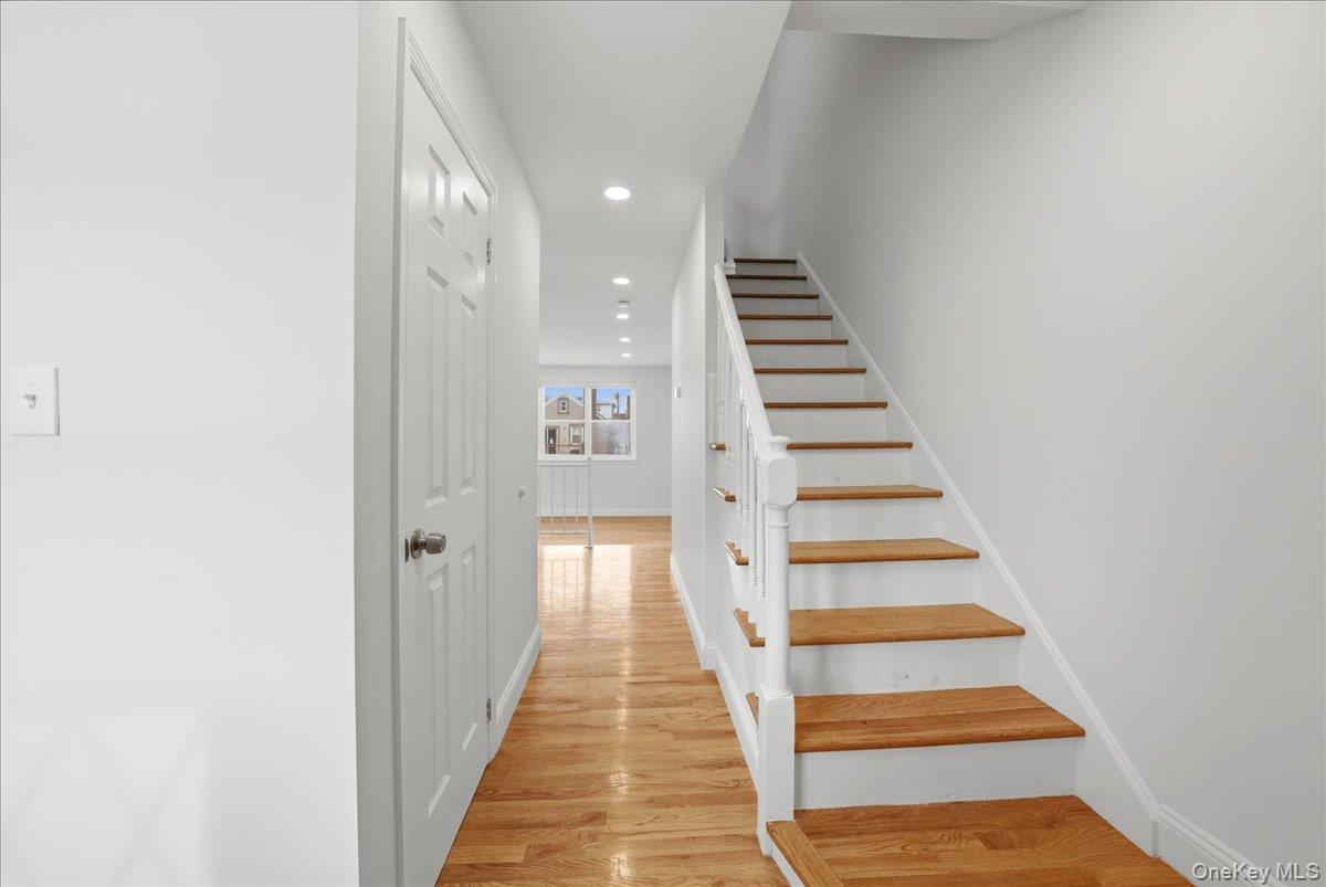 Single Family Balcom  Bronx, NY 10465, MLS-990664-6