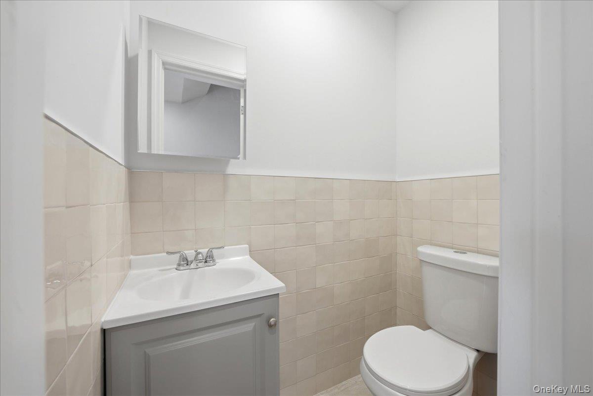 Single Family Balcom  Bronx, NY 10465, MLS-990664-8