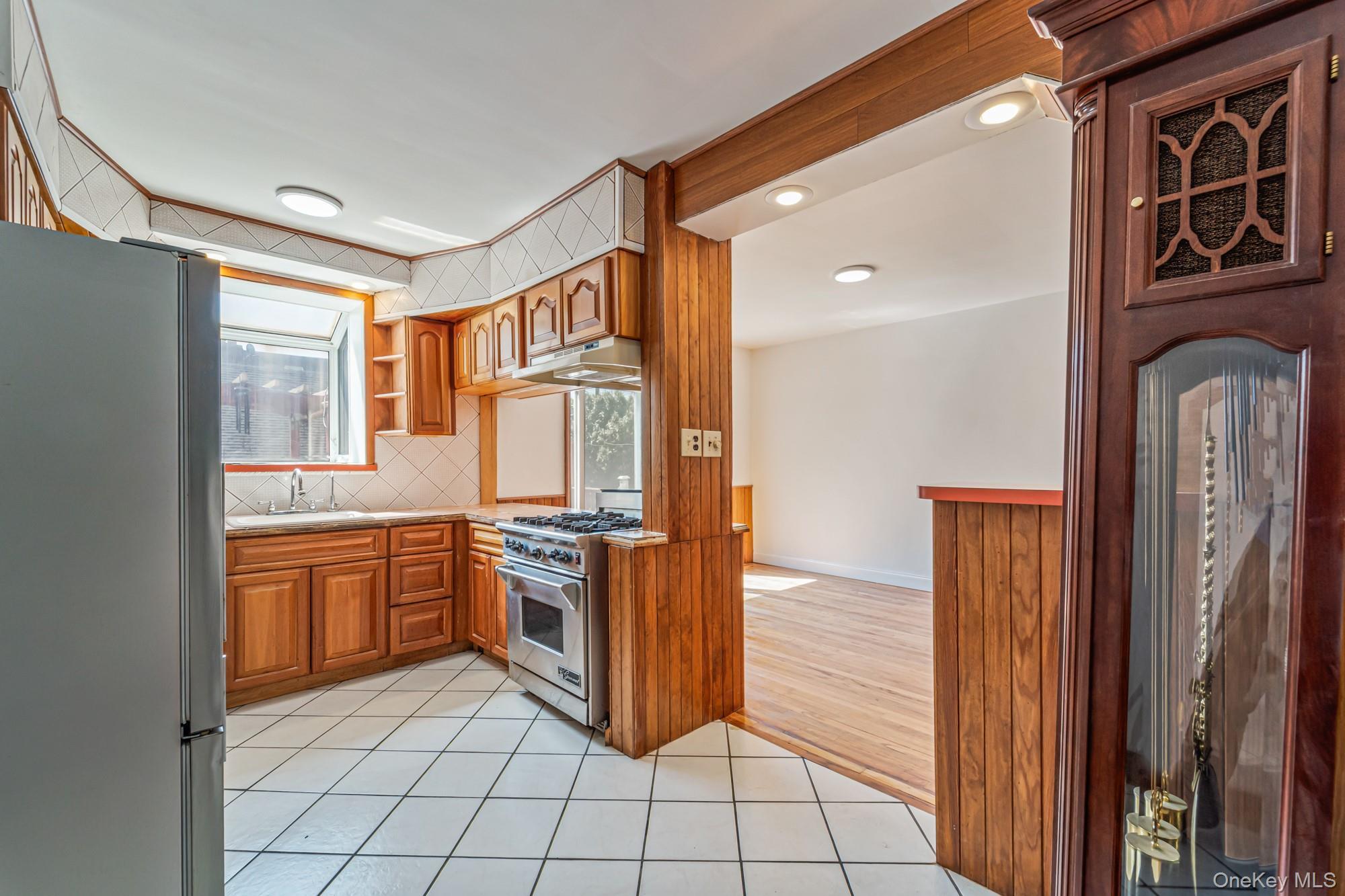Single Family 33rd Queens, NY 11361, MLS-990668-11
