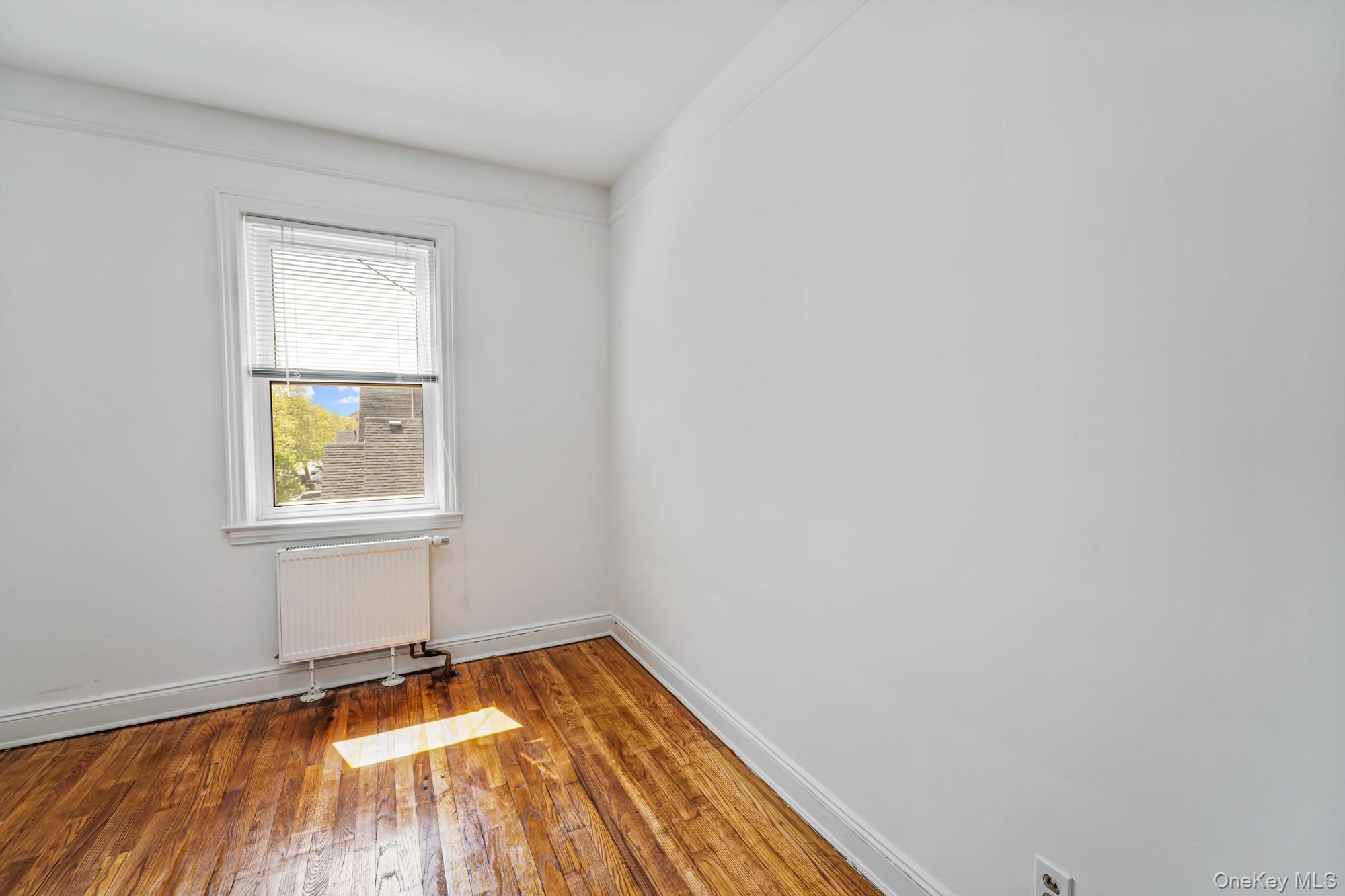 Single Family 33rd Queens, NY 11361, MLS-990668-17
