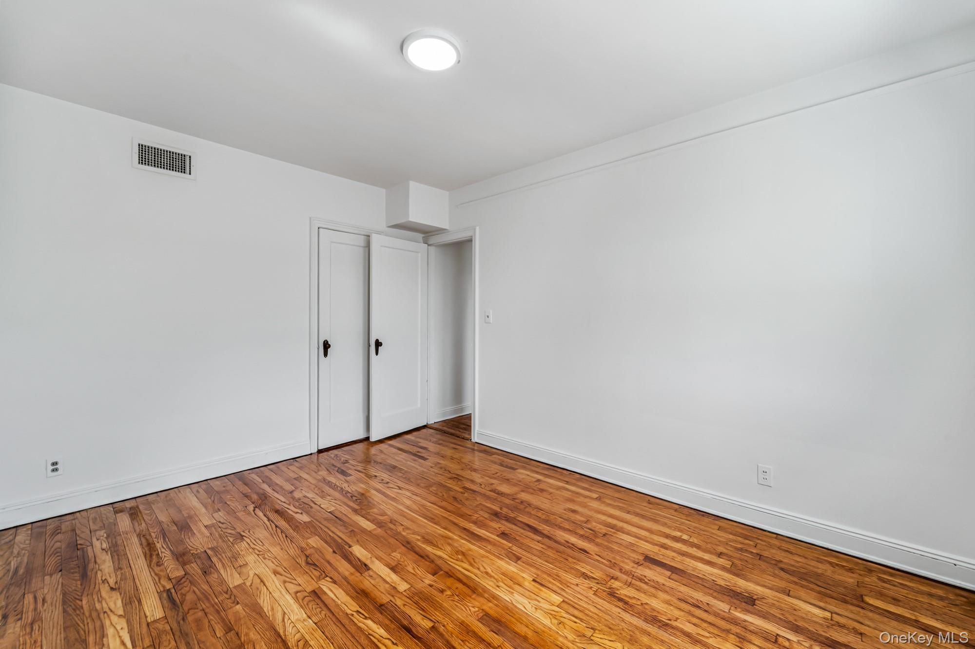 Single Family 33rd Queens, NY 11361, MLS-990668-18