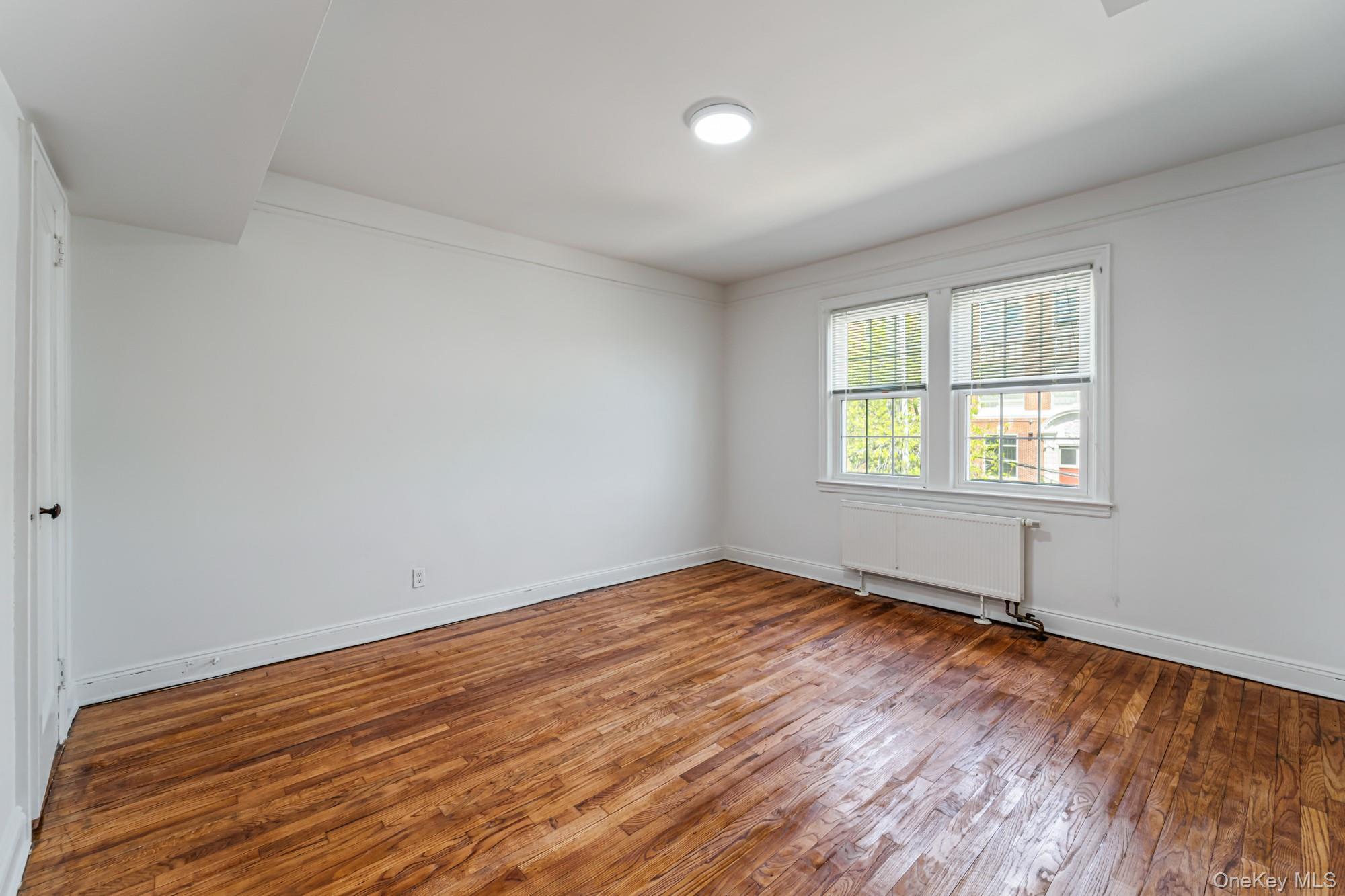 Single Family 33rd Queens, NY 11361, MLS-990668-21