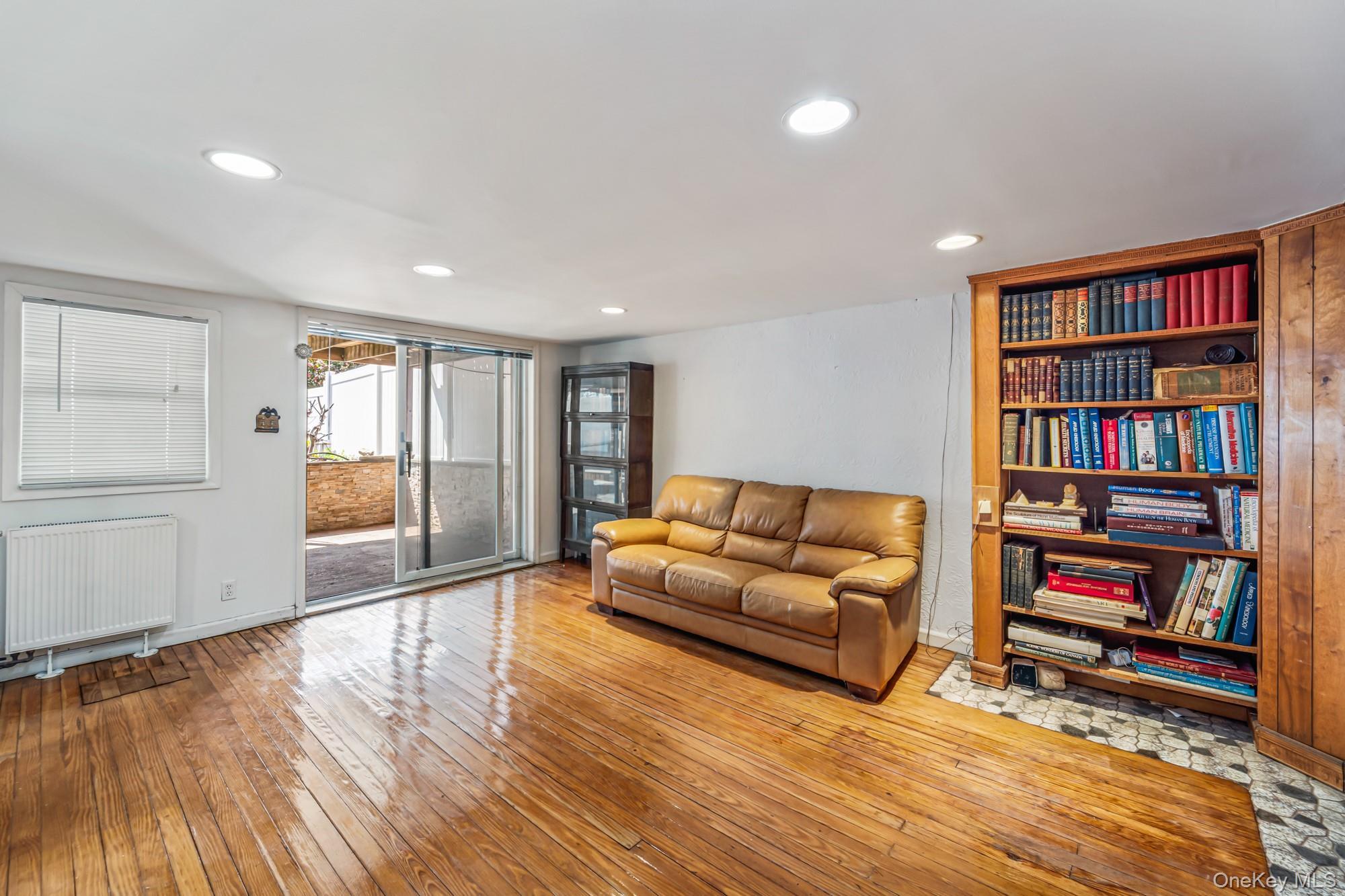 Single Family 33rd Queens, NY 11361, MLS-990668-25