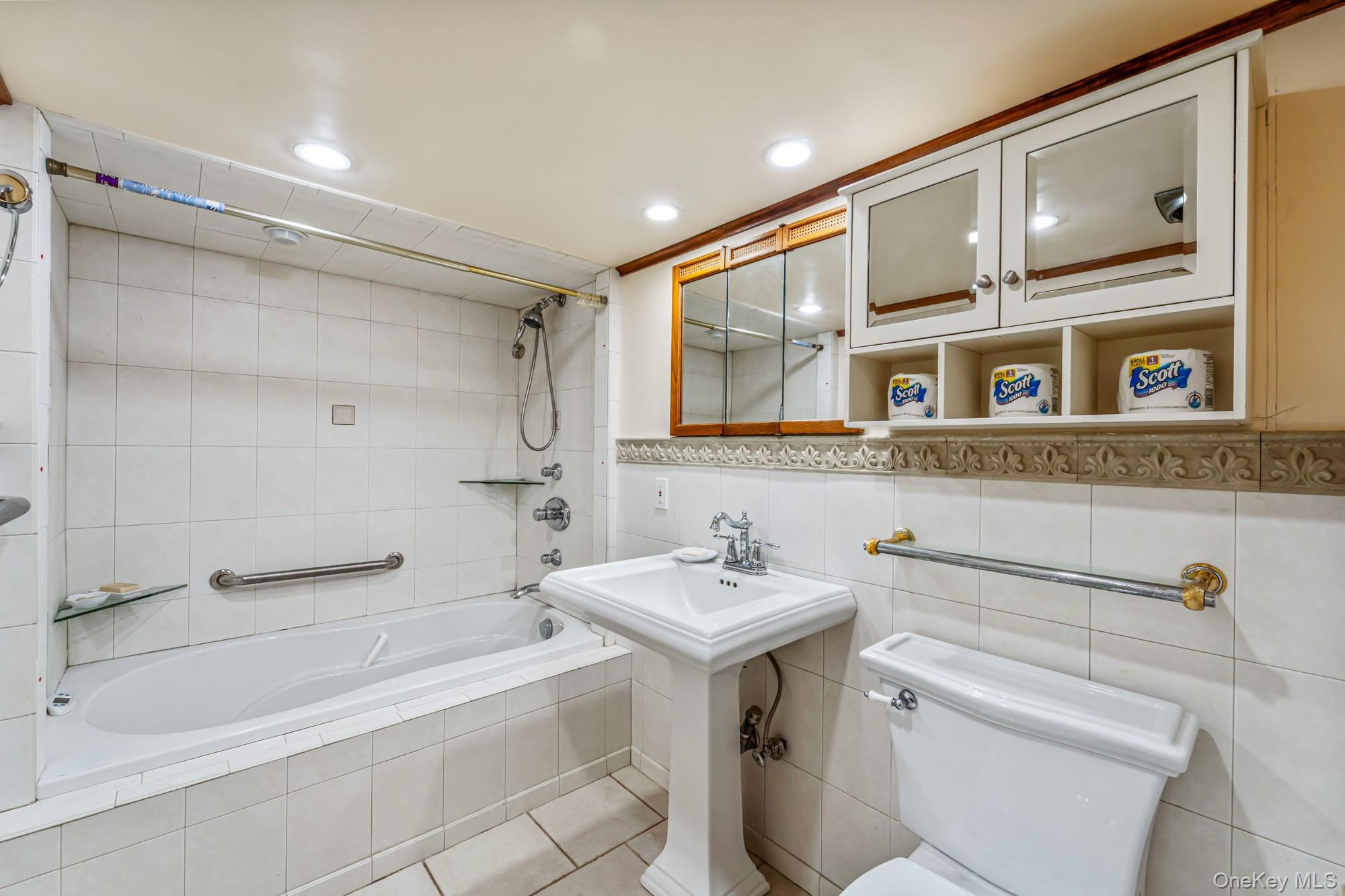 Single Family 33rd Queens, NY 11361, MLS-990668-27