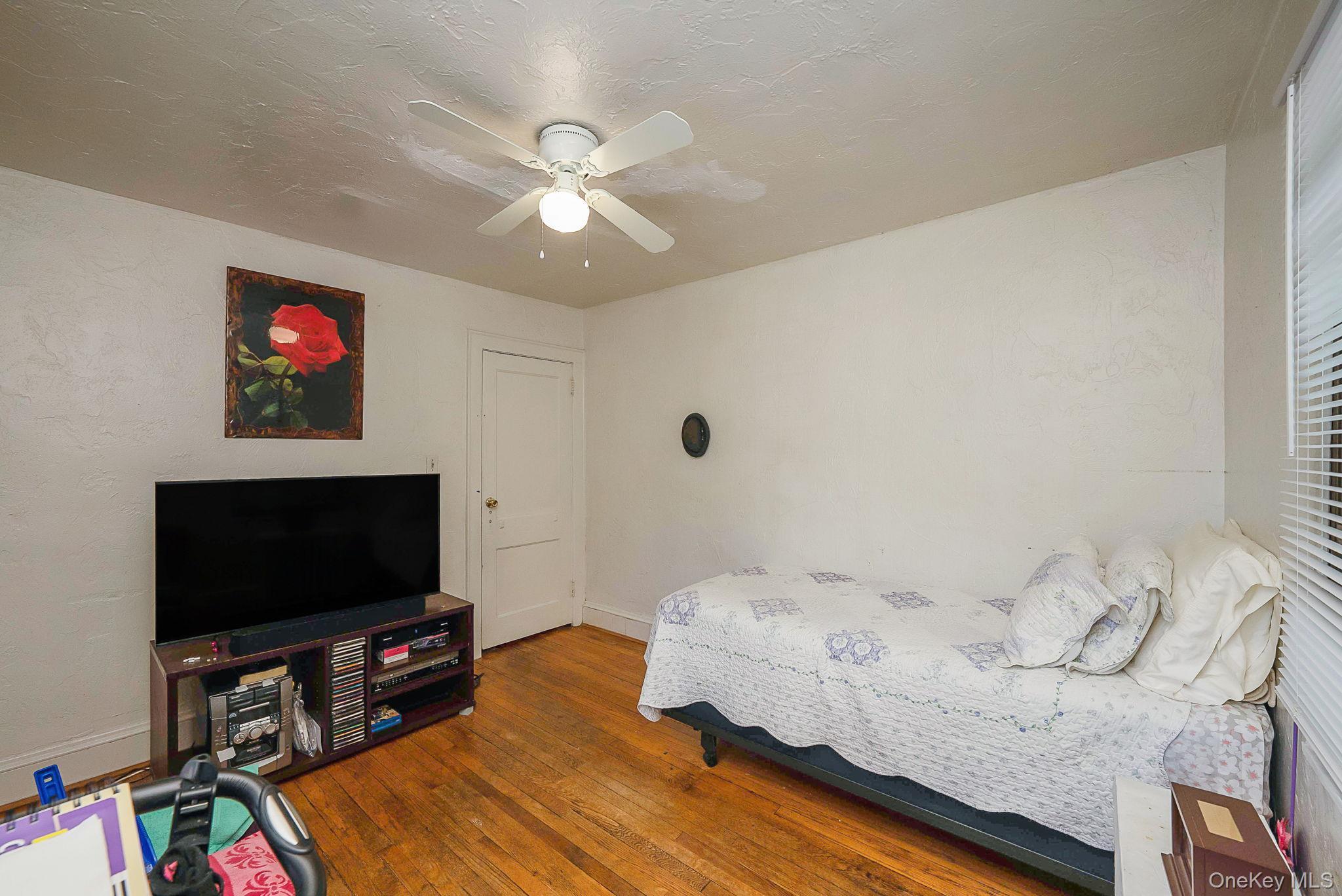 Single Family Continental  Nassau County, NY 11542, MLS-990685-10
