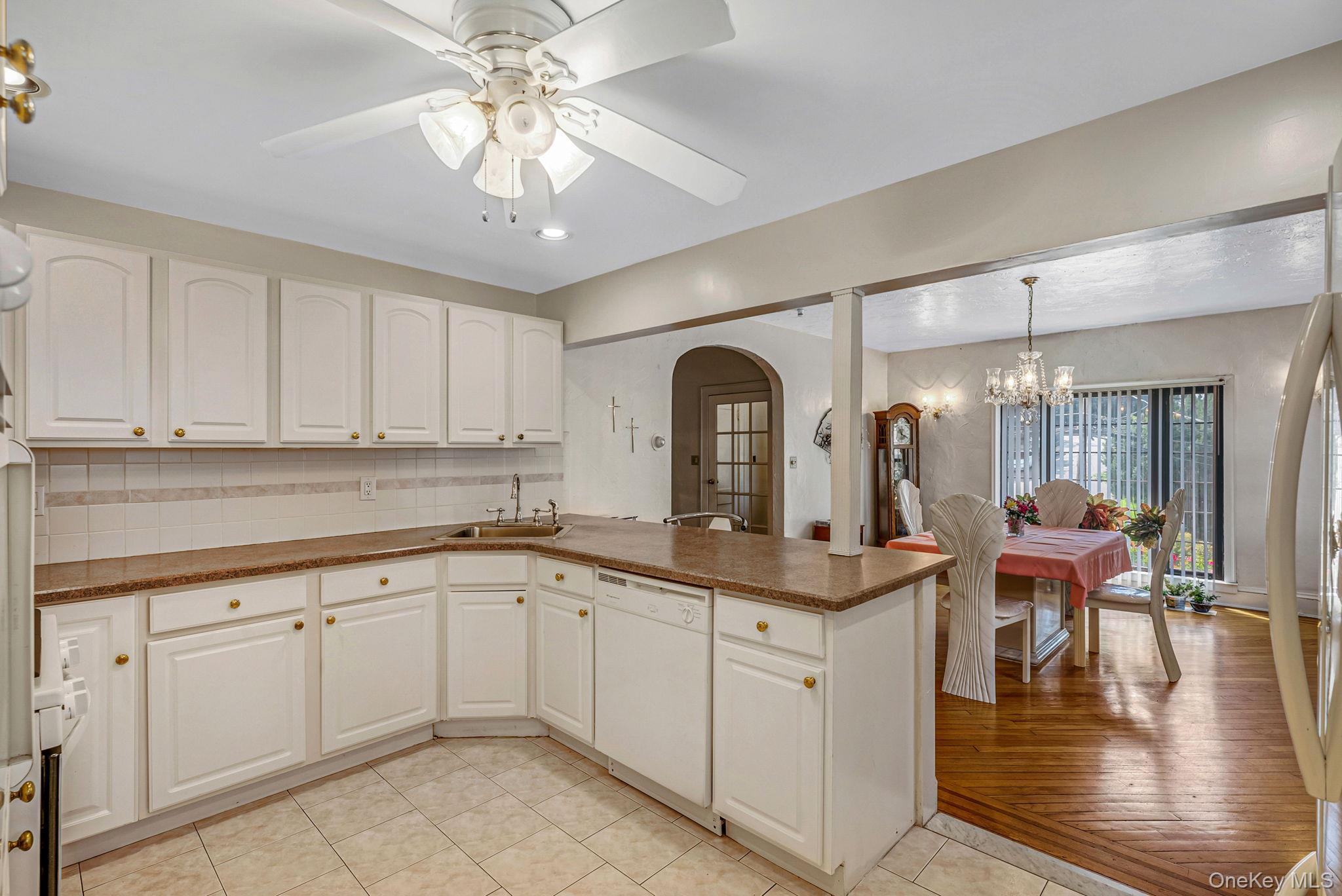 Single Family Continental  Nassau County, NY 11542, MLS-990685-19