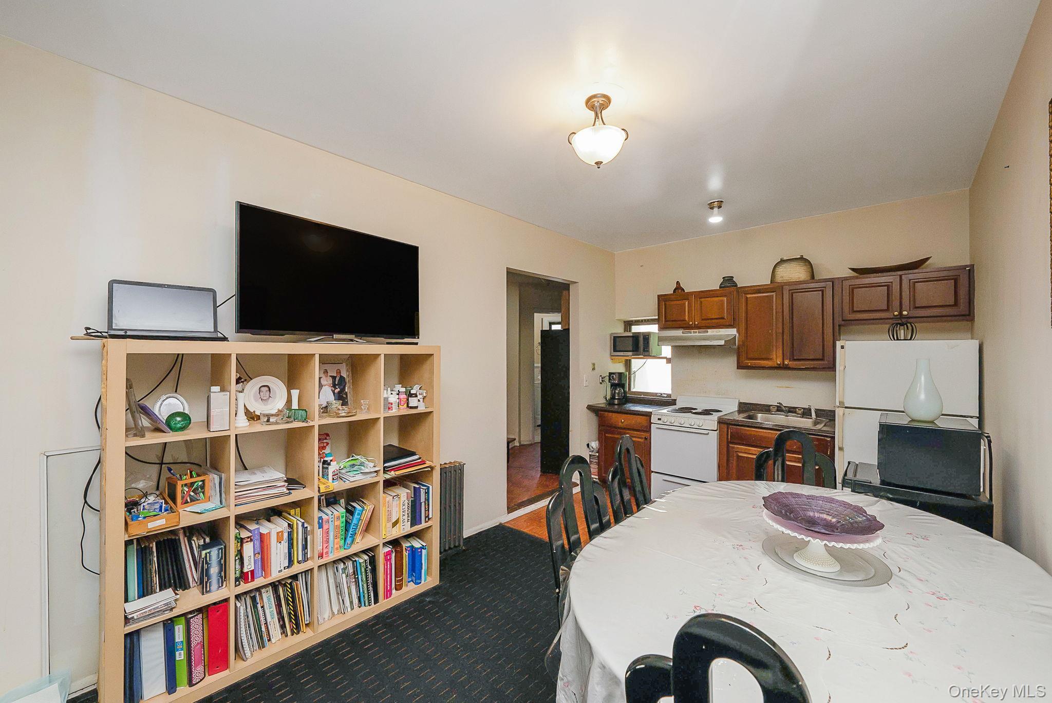 Single Family Continental  Nassau County, NY 11542, MLS-990685-24