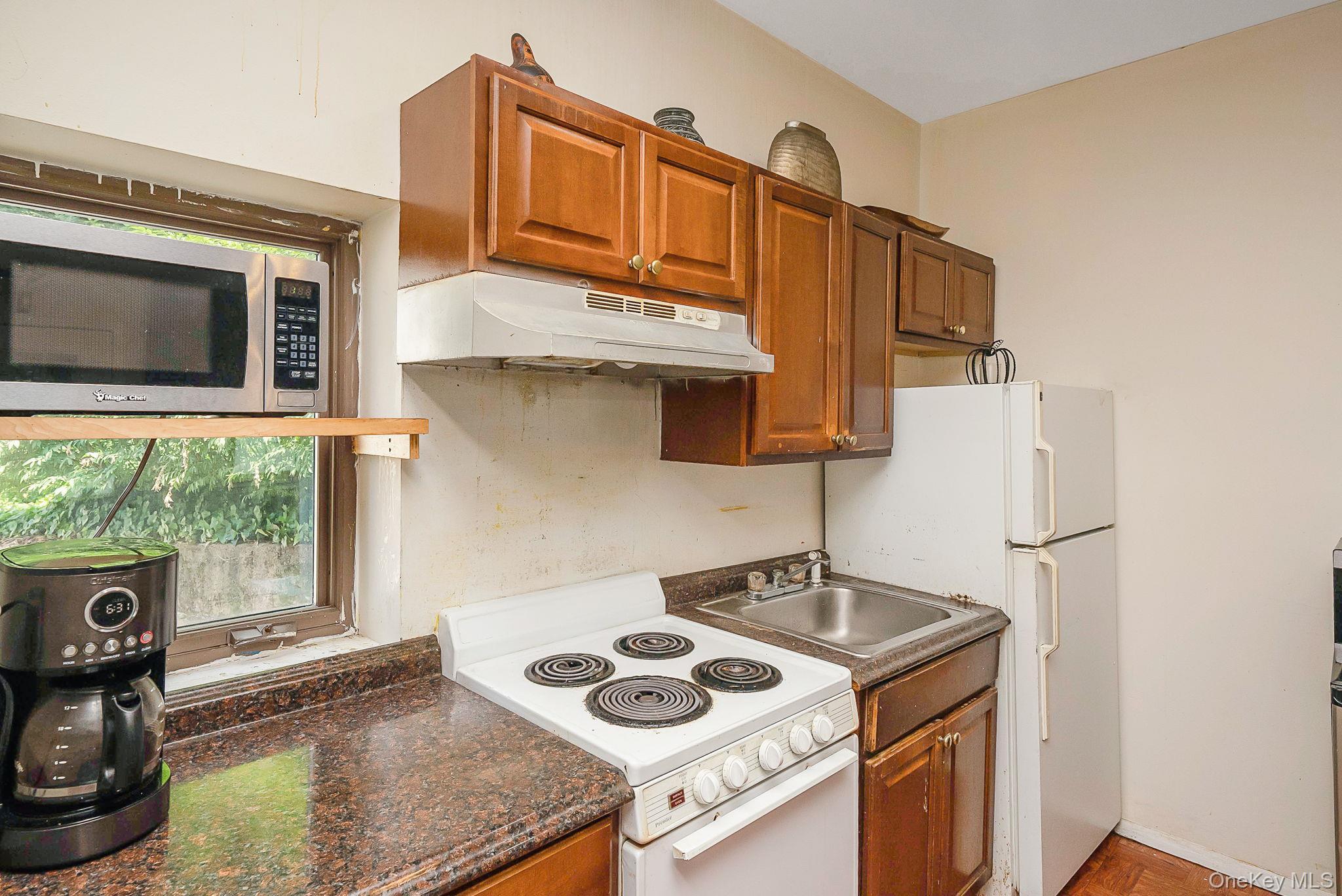 Single Family Continental  Nassau County, NY 11542, MLS-990685-25