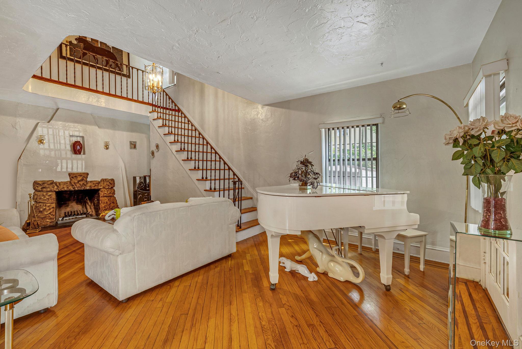 Single Family Continental  Nassau County, NY 11542, MLS-990685-7