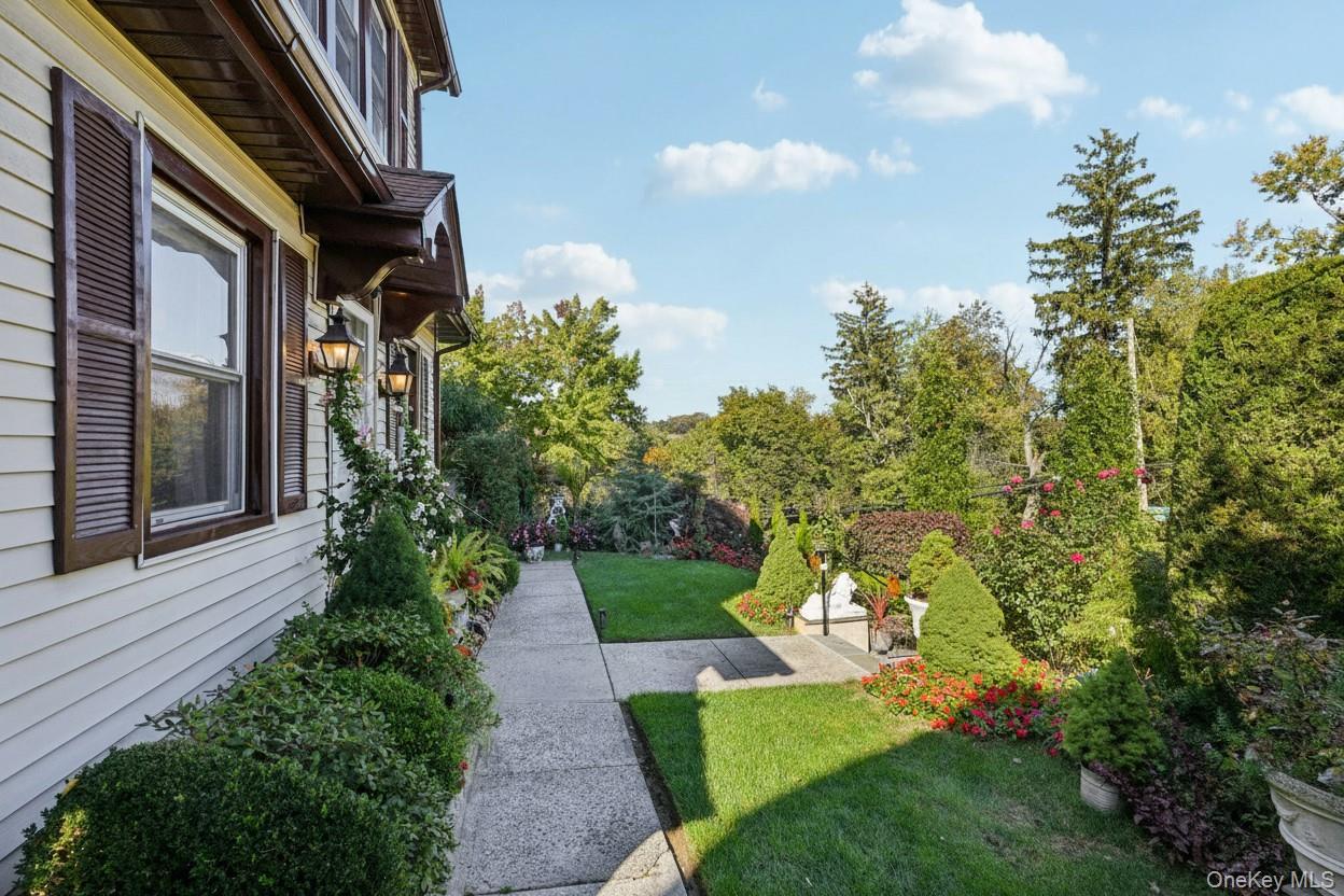 Single Family Valentine  Westchester County, NY 10704, MLS-990735-37
