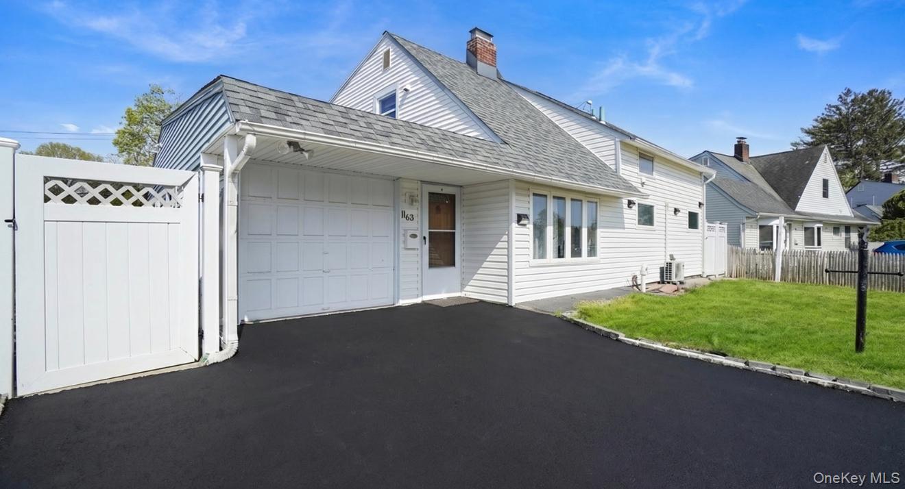Single Family Blacksmith  Nassau County, NY 11756, MLS-990743-2