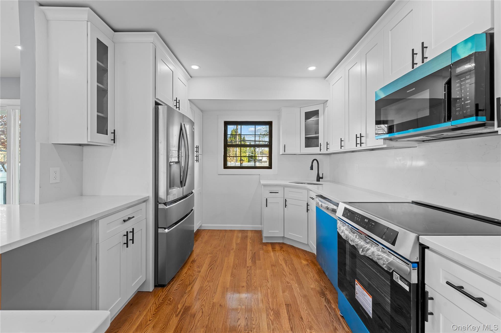 Single Family Lincoln  Nassau County, NY 11735, MLS-990750-8