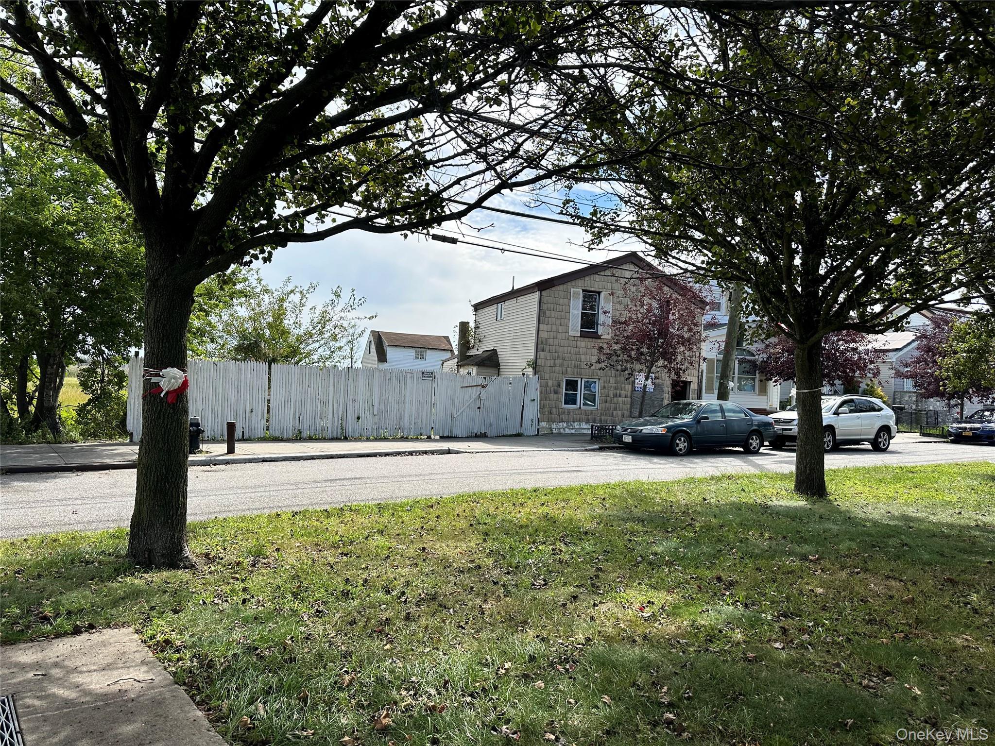 Single Family Cross Bay  Queens, NY 11693, MLS-990756-20