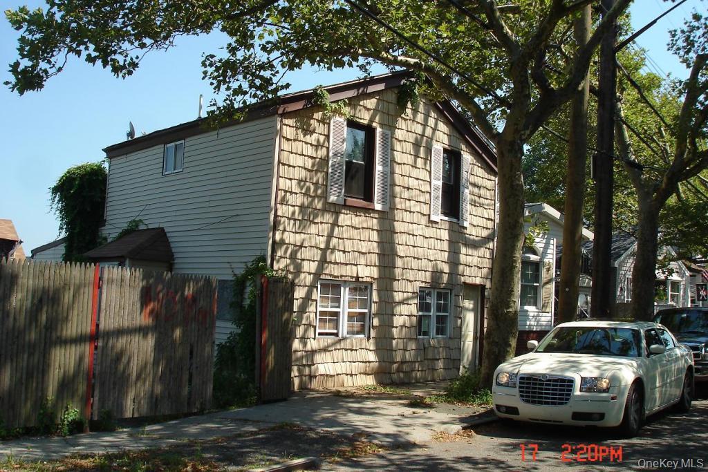 Single Family Cross Bay  Queens, NY 11693, MLS-990756-3