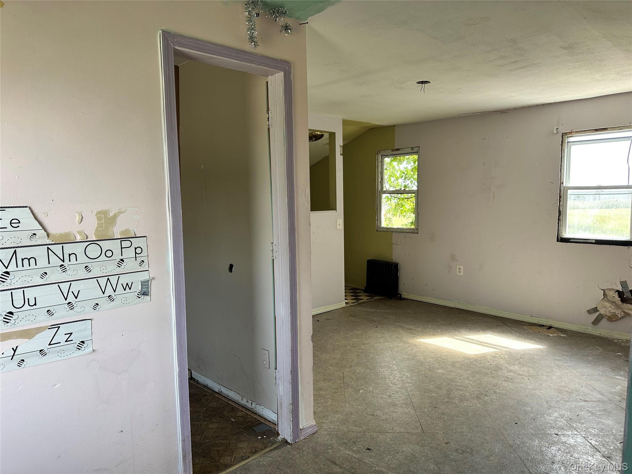 Single Family Cross Bay  Queens, NY 11693, MLS-990756-9