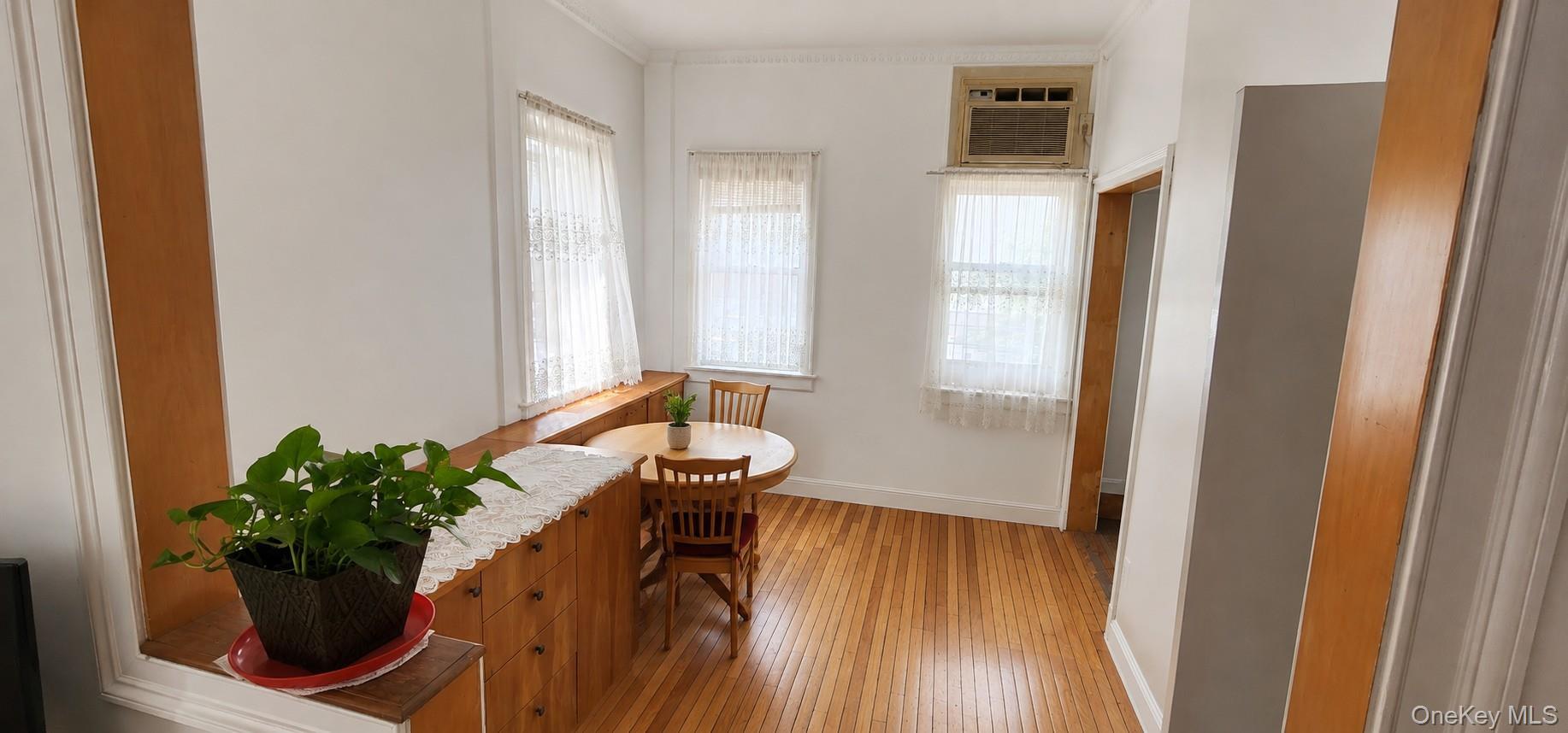 Single Family Arnold Avenue Queens, NY 11378, MLS-990773-10