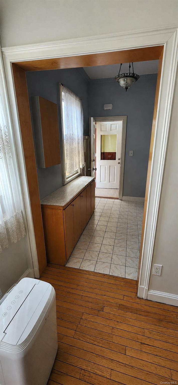 Single Family Arnold Avenue Queens, NY 11378, MLS-990773-8