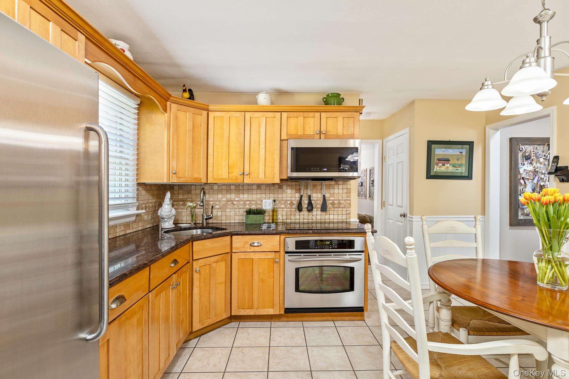 Single Family Regina  Suffolk County, NY 11746, MLS-990783-8