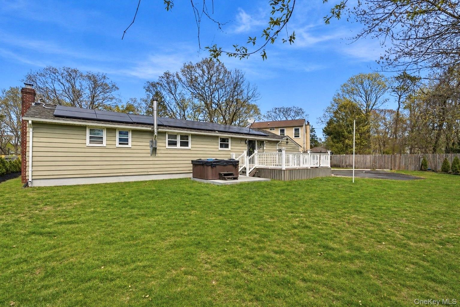 Single Family Parkwood Drive  Suffolk County, NY 11967, MLS-990819-25
