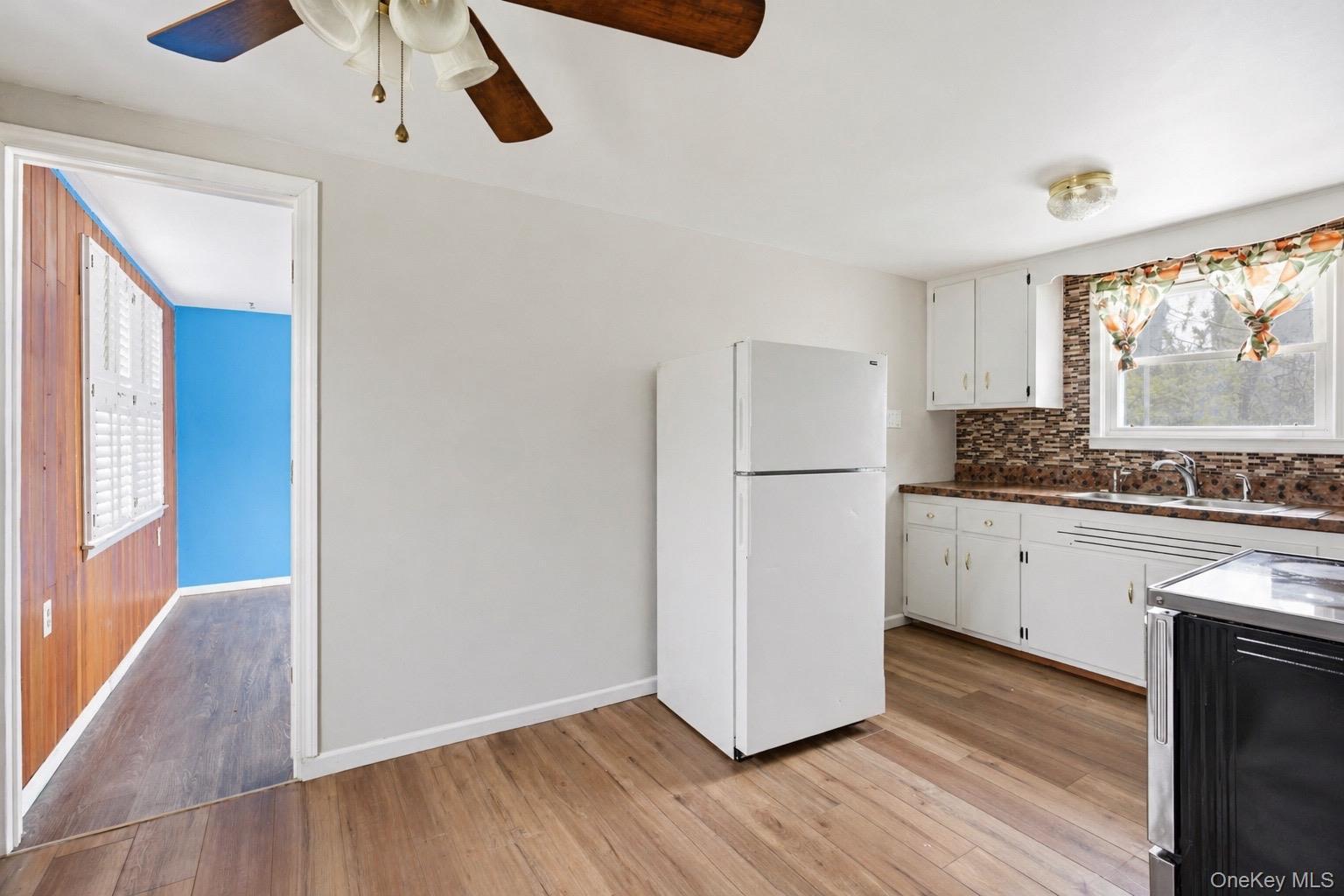 Single Family Parkwood Drive  Suffolk County, NY 11967, MLS-990819-5