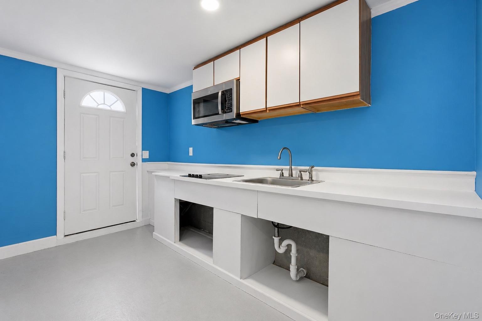 Single Family Parkwood Drive  Suffolk County, NY 11967, MLS-990819-7
