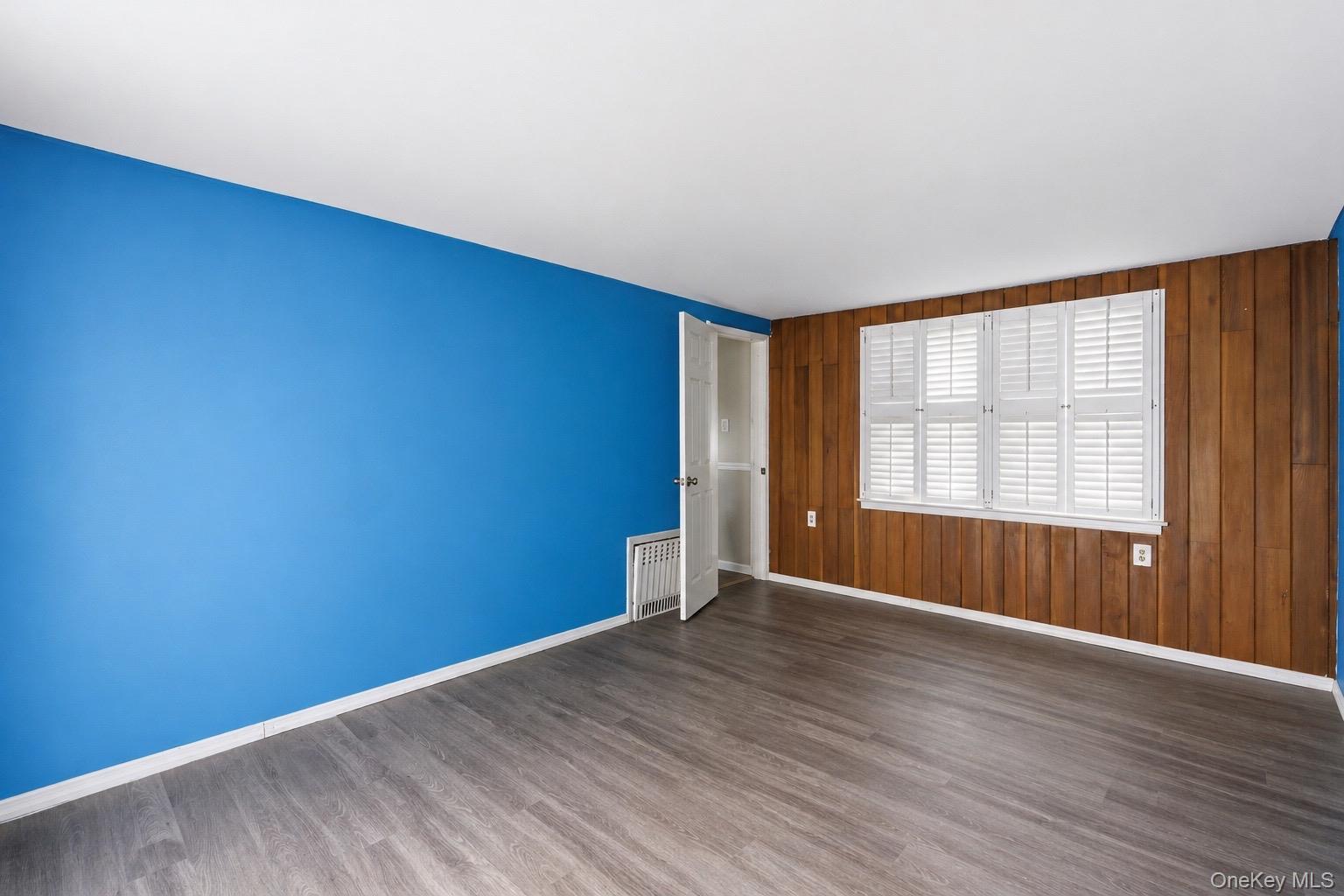 Single Family Parkwood Drive  Suffolk County, NY 11967, MLS-990819-9