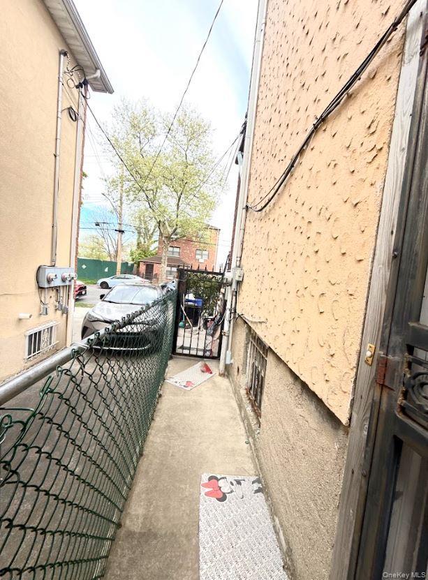 Single Family Hering  Bronx, NY 10469, MLS-990828-14