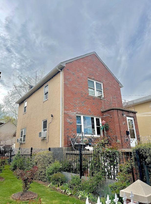 Single Family Hering  Bronx, NY 10469, MLS-990828-17