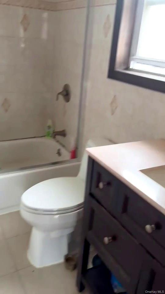 Single Family Hering  Bronx, NY 10469, MLS-990828-5