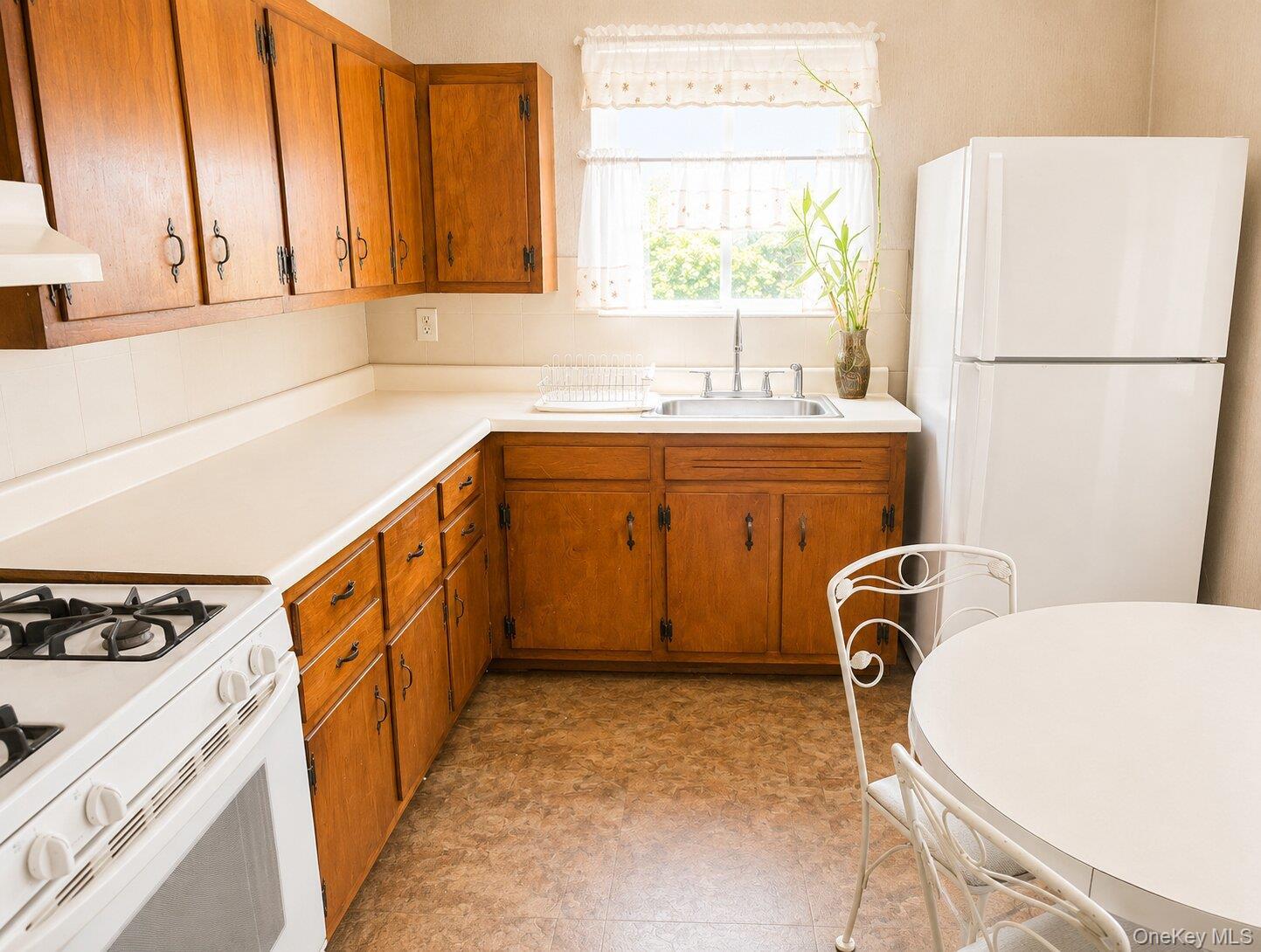 Single Family Bedford Street  Suffolk County, NY 11798, MLS-990873-6