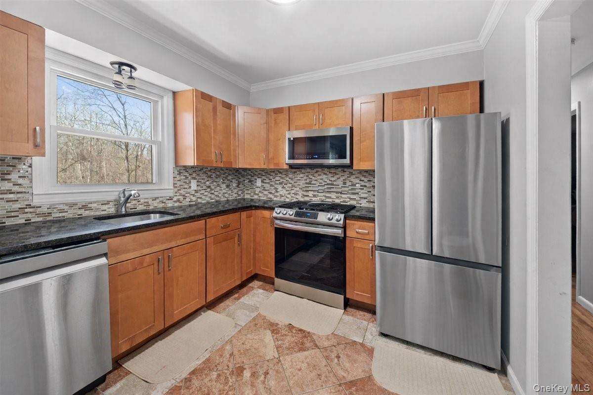 Single Family Greenwood  Westchester County, NY 10607, MLS-990894-9