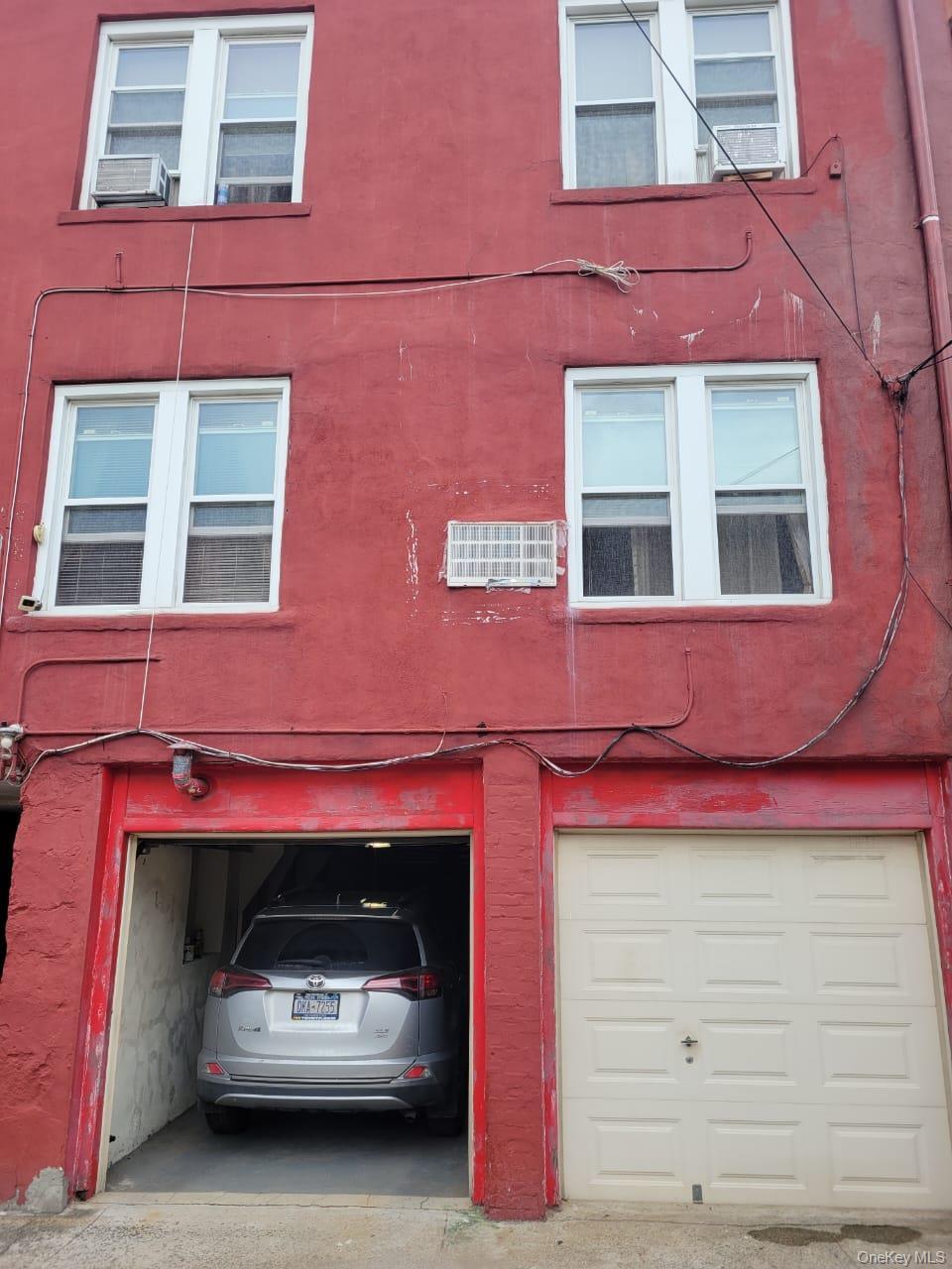 Single Family 227th  Bronx, NY 10466, MLS-990943-16