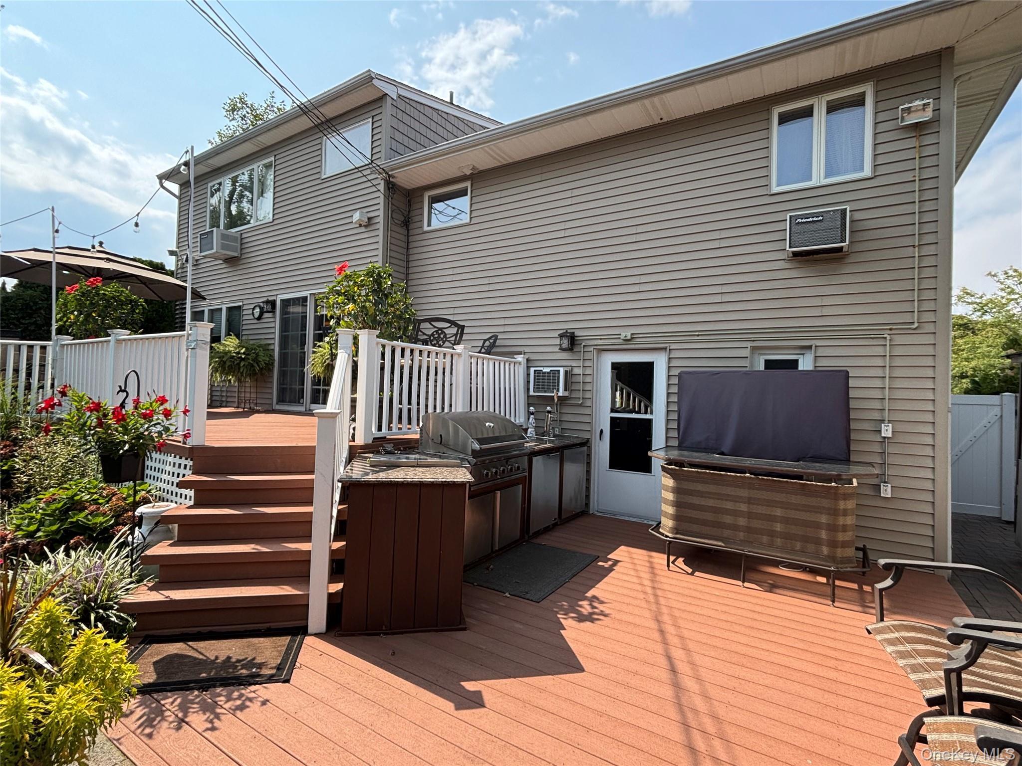 Single Family Jane Drive Nassau County, NY 11804, MLS-990960-38