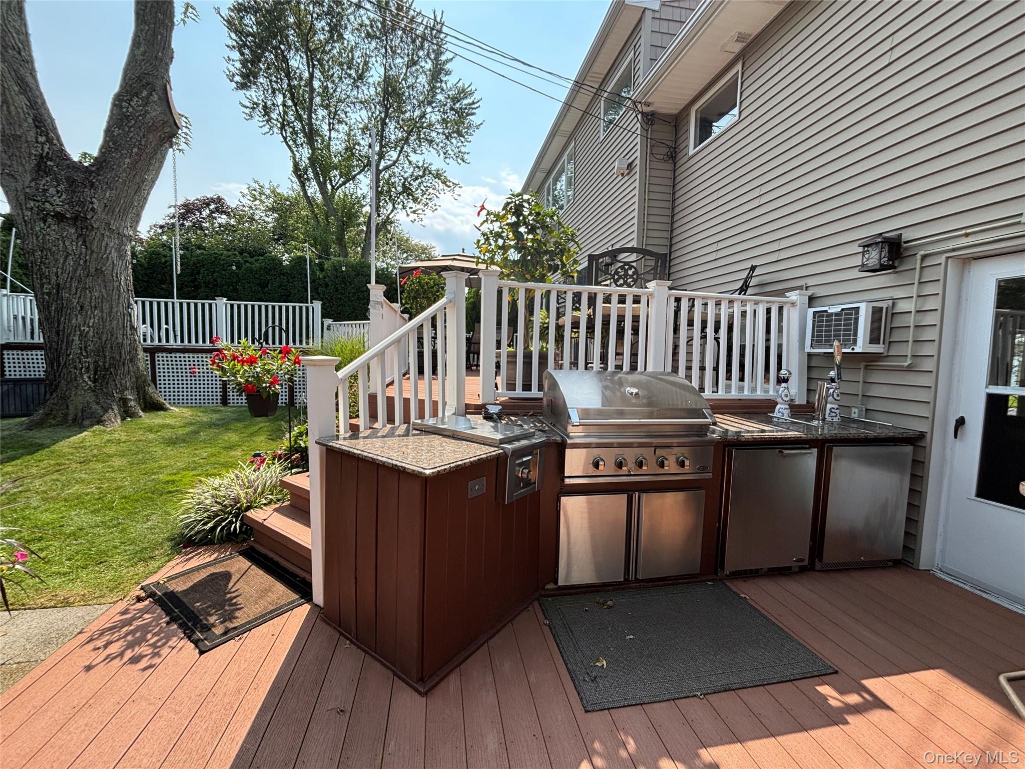 Single Family Jane Drive Nassau County, NY 11804, MLS-990960-40